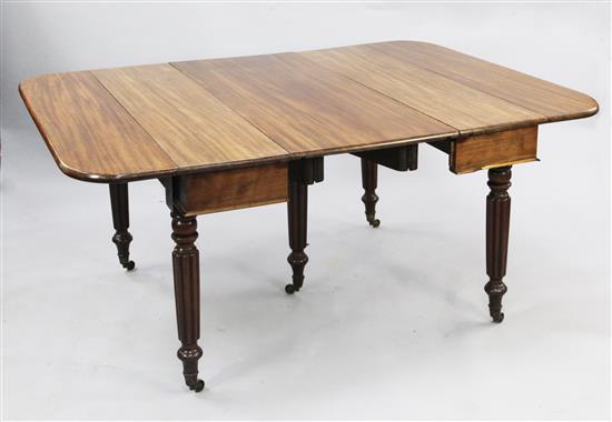 A Regency mahogany extending dining table, extended 6ft 8in. x 3ft 11in. H.2ft 4in.